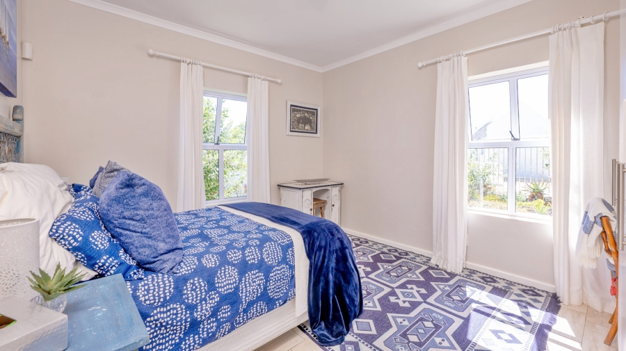 4 Bedroom Property for Sale in Struisbaai Western Cape
